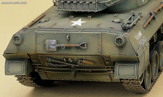 Academy ARMY M18 HELLCAT Light Tank Plastic Model Kit 13255 1/35 U.S 