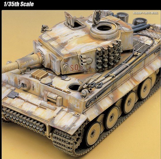 1/35 Scale Plastic Model Kit Tiger I WWII Tank Exterior 13264 Academy 