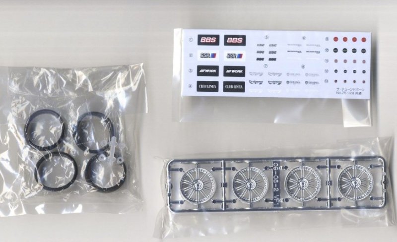 Reifen 1:24 #27 #82 A Aoshima 052778 Felgen SSR Professor VF 1  20 Zoll inkl 