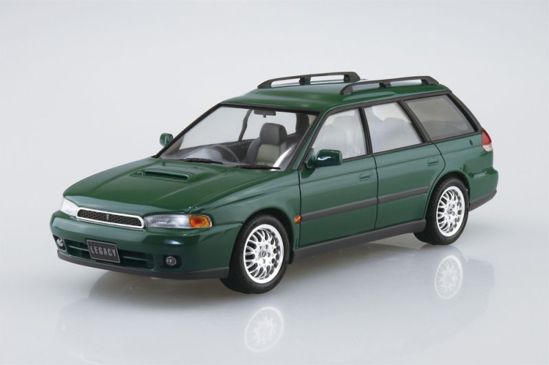 Aoshima 1/24 Scale Model Car Kit Subaru Legacy BG5 Touring Wagon