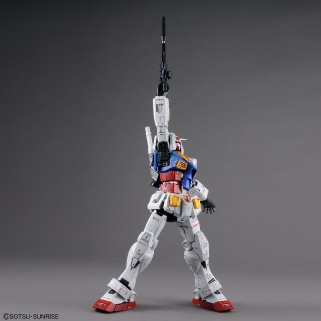 Bandai 5060765 - PG Unleashed 1/60 RX-78-2 Gundam Model Kit