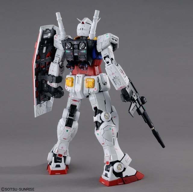 Bandai 5060765 - PG Unleashed 1/60 RX-78-2 Gundam Model Kit