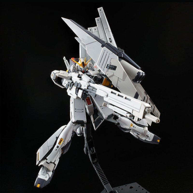Bandai 5060912 - RG 1/144 RX-93 Nu Gundam HWS Model Kit