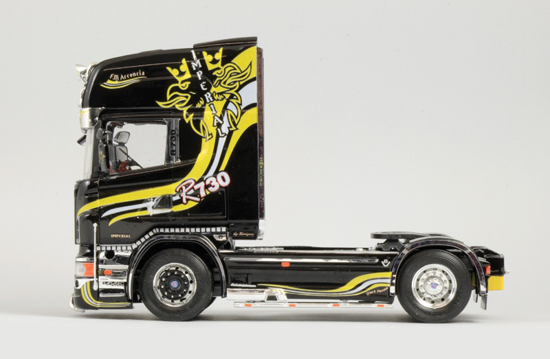 ITALERI スカニア R730 V8 'インペリアル' 1:24 Italeri 3883 1/24 Scale Show Truck Model Kit Scania R730 V8