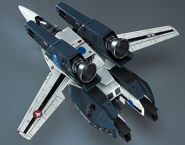 Hasegawa 65717 1/72 Scale Model Aircraft Kit Macross VF-1