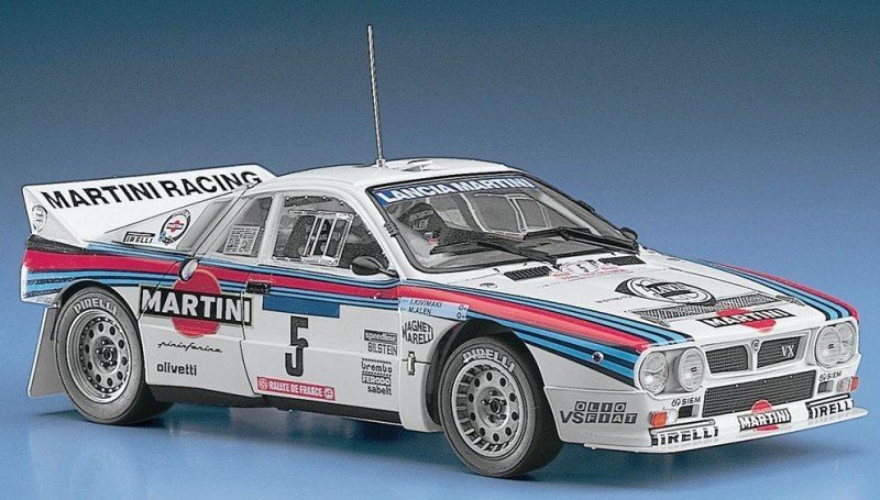 Hasegawa 25030 - 1/24 Scale Lancia 037 Rally Model Kit