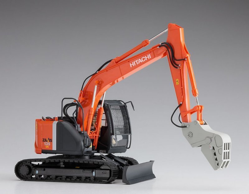 Hasegawa 66103 1/35 Scale Model Kit Hitachi Excavator Zaxis 135US Crusher Type 