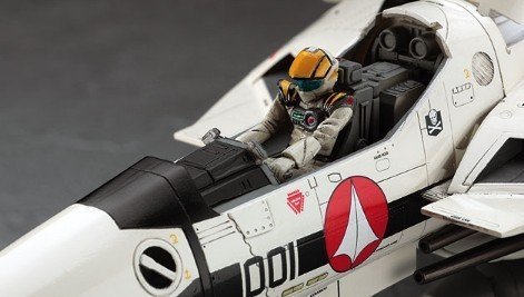 Hasegawa 65792 - 1/48 MACROSS VF-1S/A Valkyrie Skull Squad M