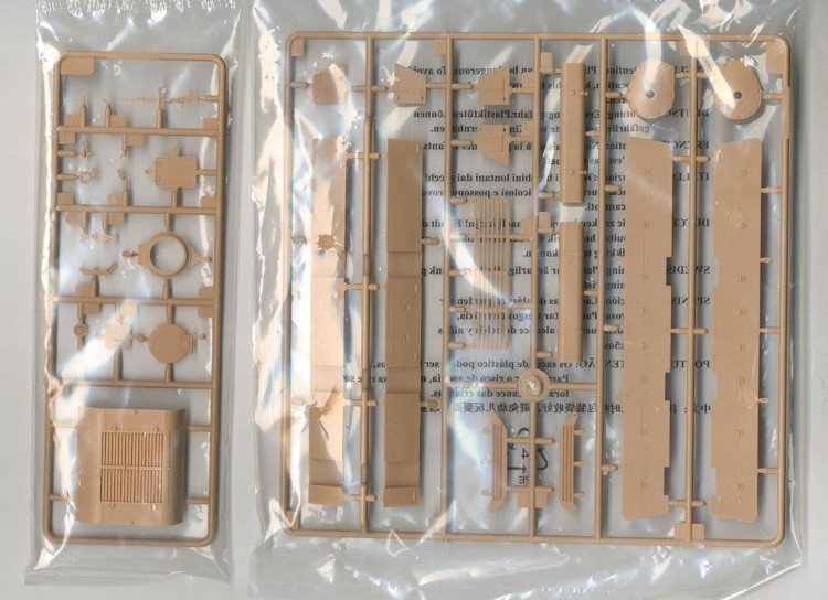 Welded # 83852 Hobby Boss 1/35 Soviet T-28 Medium Tank 