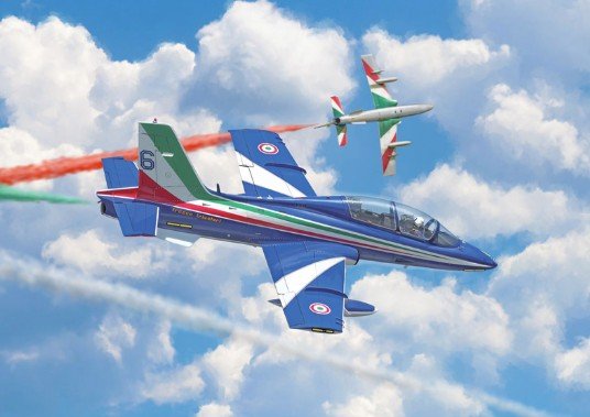 Italeri 1418 - 1/72 MB-339A P.A.N. 2018 Livery Acrobatica Militare