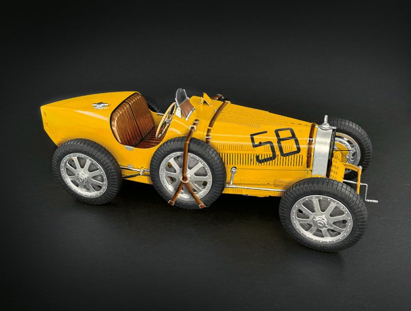 Italeri 4716 1/12 Model Car Kit Bugatti Type 35B Targa Florio '28