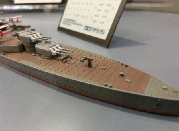 Tamiya 31359 - 1/700 Japanese Light Cruiser Mogami Model Kit