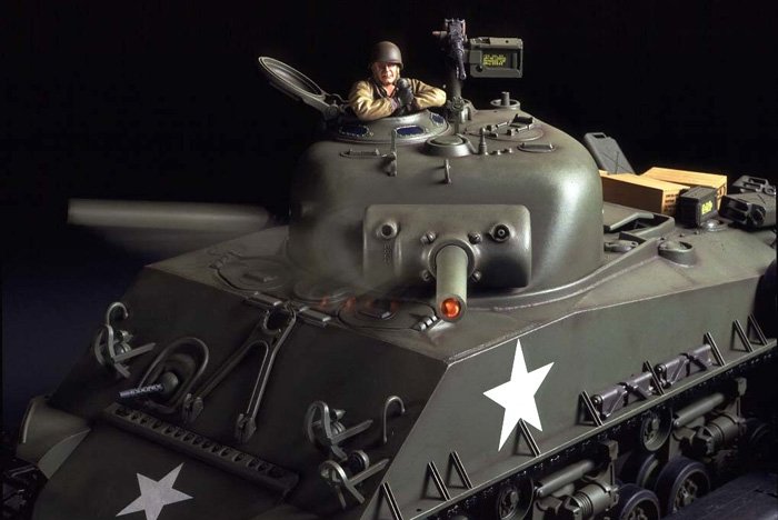 Tamiya 56014 - 1/16 Scale RC M4 Sherman 105MM Howitzer Tank Kit