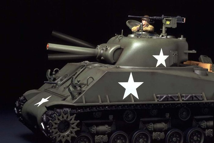 Tamiya 56014 - 1/16 Scale RC M4 Sherman 105MM Howitzer Tank Kit