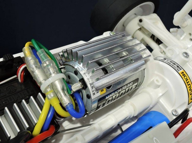 Tamiya 47364 TT-02 Chassis Kit White Special Edition