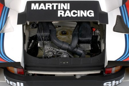 Tamiya 12038 - 1/12 Martini Porsche 935 Turbo Racing Model Kit