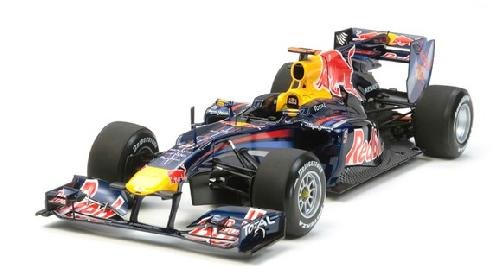 Tamiya 20067 - 1/20 F1 Red Bull Racing Renault RB6 Vettel/Webber (Model Car)