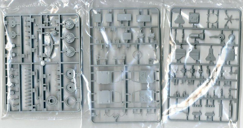 Trumpeter 01027 1/35 Russian URAL-375D Model Kit